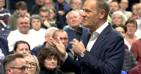 "Poproszę o wyjście z sali". Incydent na spotkaniu z Tuskiem w Bytomiu