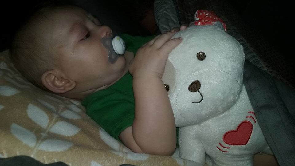 Matka ostrzega przed używaniem smoczków