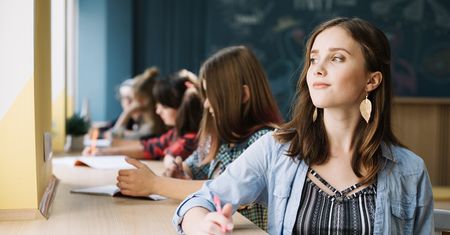 Nie musisz wybierać między karierą a rozwojem! Studia w WSKZ dopasowane do Twojego grafiku