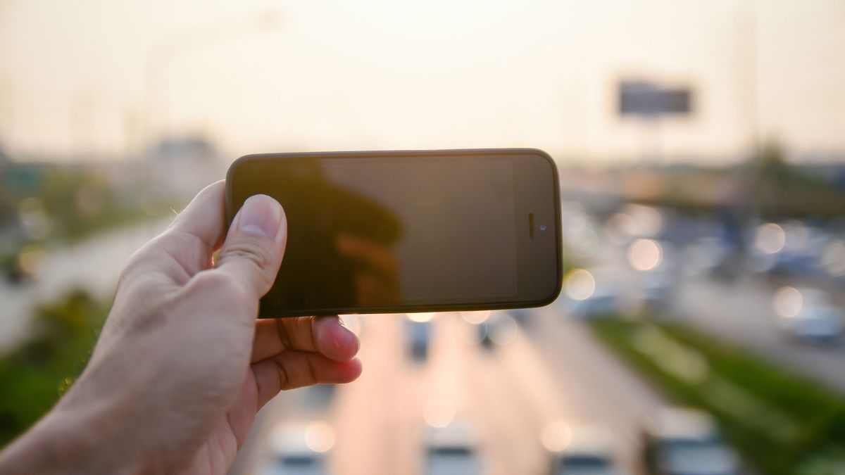 Wystarczy telefon, żeby zmierzyć prędkość przejeżdżającego obok samochodu