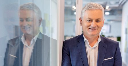 "Absurdalny zarzut". Afera wokół odejścia szefa rządowego instytutu