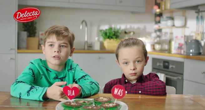 Rezolutne dzieci w spocie Delecty na Dzień Babci i Dziadka (wideo)