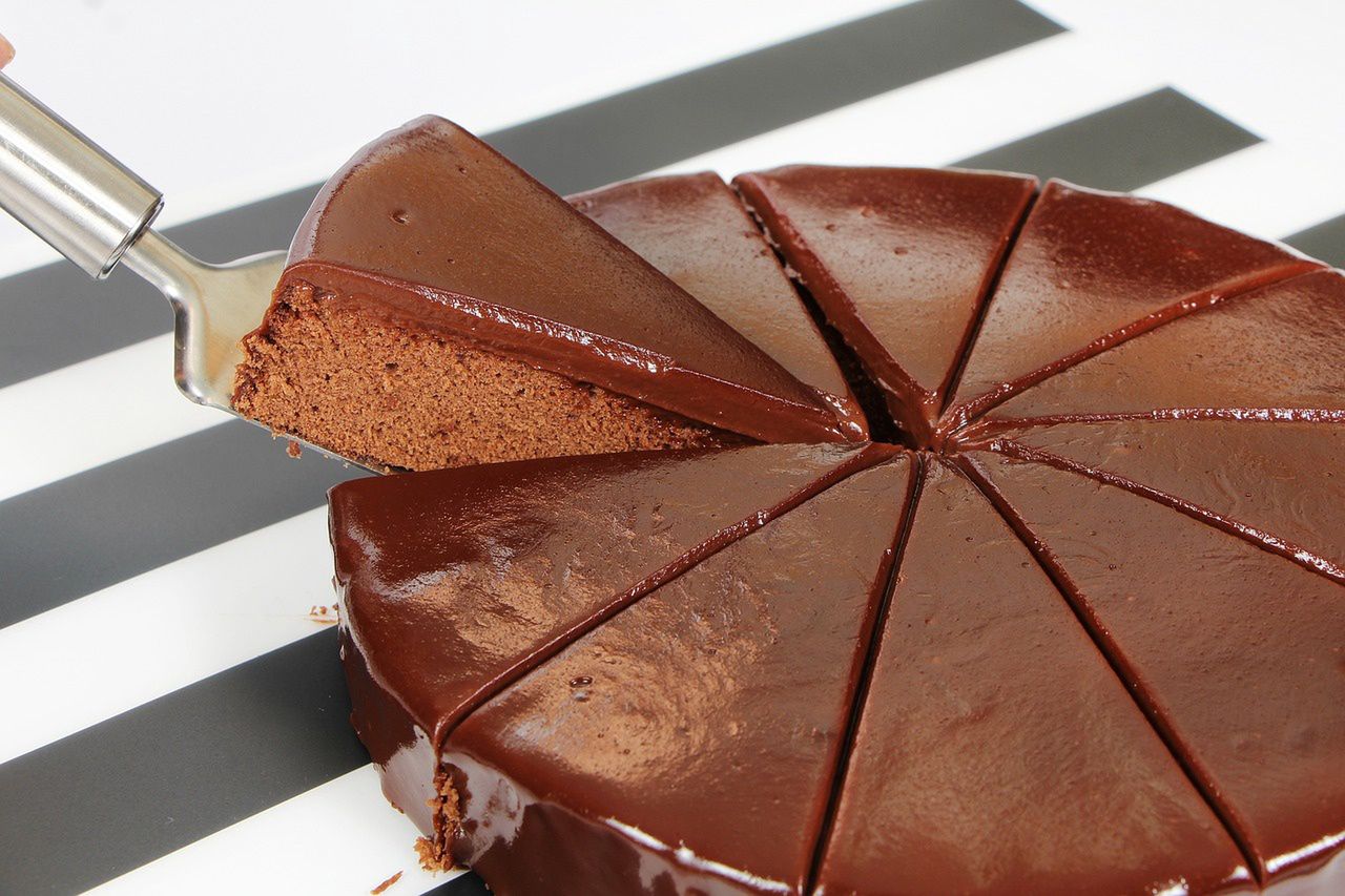 Chocolate cake is very easy to prepare.