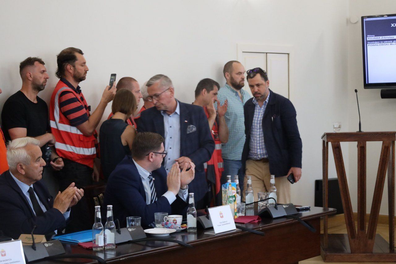 18.06.2025 r., sesja rady miasta Gniezna - tematem była sytuacja w Jeremiasie. Hanna Komorowska