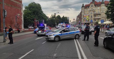 Katowice. Śmierć 19-latki pod kołami autobusu. "Jesteśmy wstrząśnięci"
