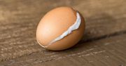 Jajka pękają podczas gotowania? Dodaj do wody jedną rzecz