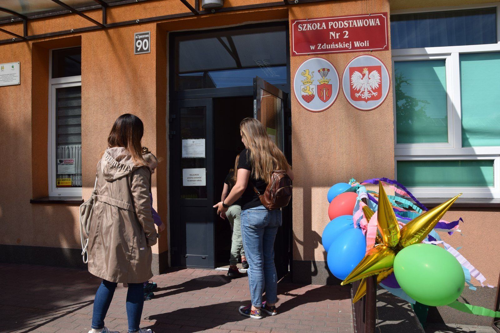 Barwny festyn w Szkole Podstawowej nr 2 w Zduńskiej Woli przyciągnął całe rodziny