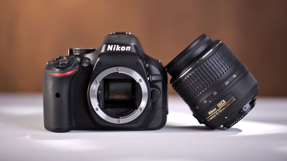 Nikon D5200 - mała wielka lustrzanka [wideotest] 1