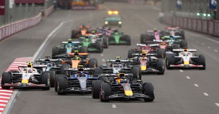 Verstappen dominuje w GP Azerbejdżanu, Piastri kończy wyścig w barierach