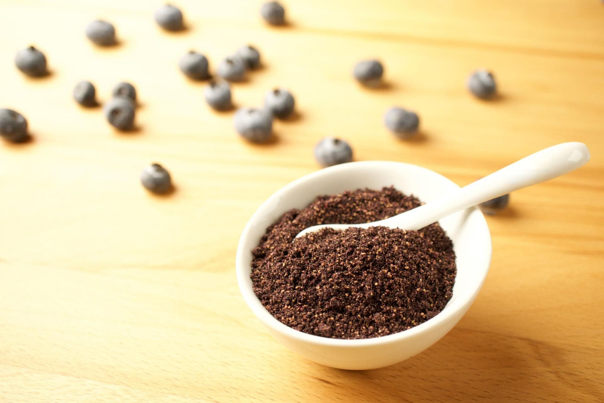 Jagody Maqui możemy stosować w formie proszku