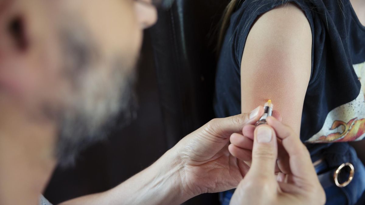 Dorośli pacjenci zaszczepią się w aptece bezpłatnie lub za dopłatą