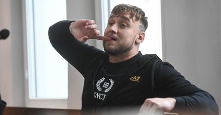 Media: Łukasz Żak miał w celi telefon.  Prokuratura milczy