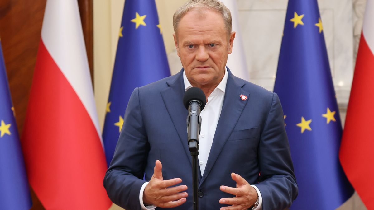 Donald Tusk
Warszawa, 11.09.2025. Premier Donald Tusk na konferencji prasowej w siedzibie KPRM w Warszawie, 11 bm. Szef rz�du podsumowa� zako�czone posiedzenie Rady Bezpiecze�stwa Narodowego z udzia�em prezydenta RP. (amb) PAP/Albert Zawada
Albert Zawada
incydent, KPRM, naruszenie przestrzeni powietrznej RP, po posiedzeniu RBN, polityk, polityka, premier, wtargni�cie rosyjskich dron�w, bezza�ogowe statki powietrzne, polskiej przestrzeni powietrznej, rosyjskie drony, wczorajszy incydent