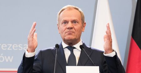 Krytyka w Niemczech. "Polityka sprzeczna z prawem". Porównuje Tuska do PiS