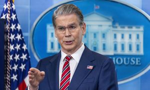 Rosja zarobi więcej na kryzysie. USA przedłużyły zwolnienie z sankcji na ropę