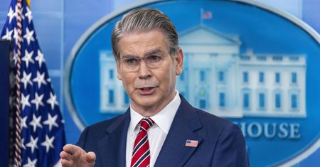 Rosja zarobi więcej na kryzysie. USA przedłużyły zwolnienie z sankcji na ropę