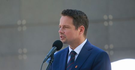 Bogdan Zdrojewski porównał Trzaskowskiego do Tuska. Oto efekt