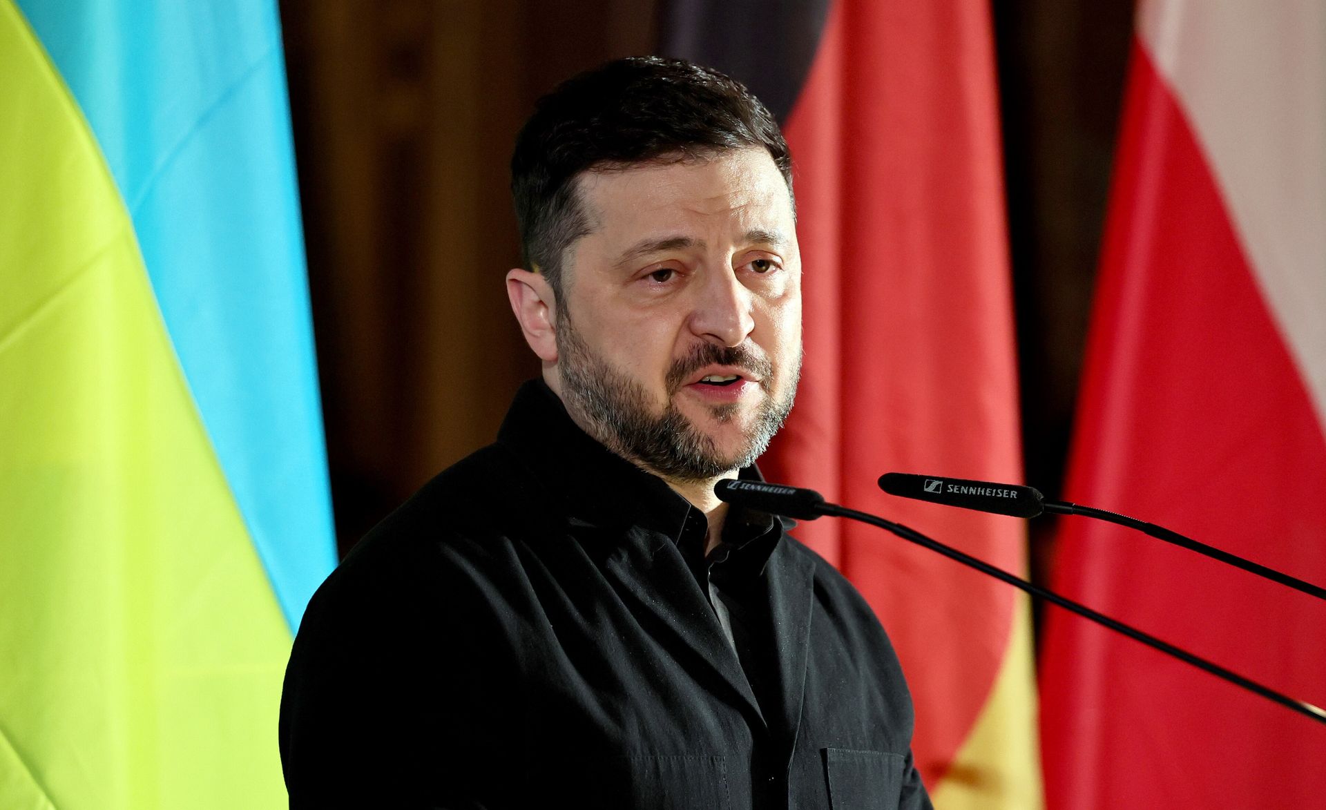 Zełenski: Nie powstrzymamy Putina pocałunkami