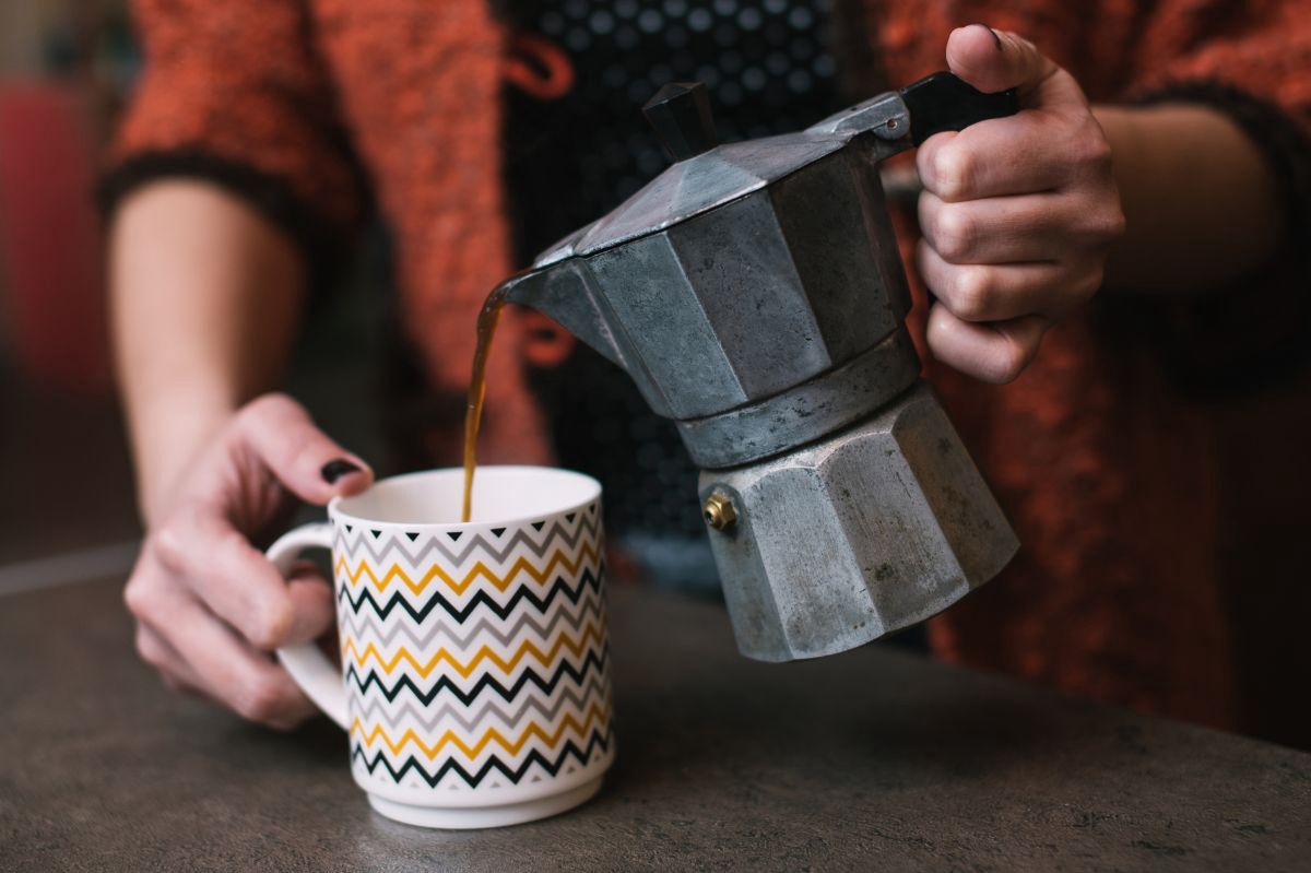 Many people believe that you shouldn't drink coffee before breakfast.
