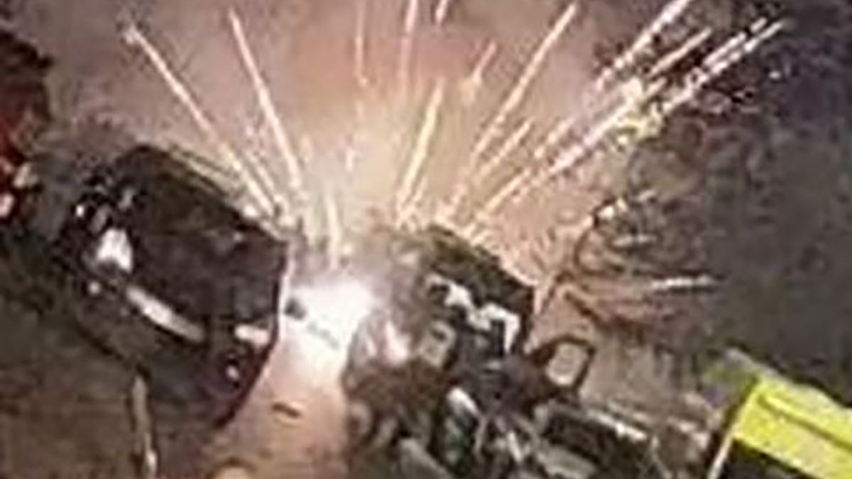 Odpalili fajerwerki na ulicy. Nie żyje 17-letni chłopiec