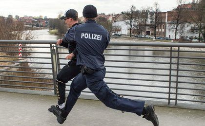 Praca w Niemczech. Brandenburska policja chce zatrudniać Polaków