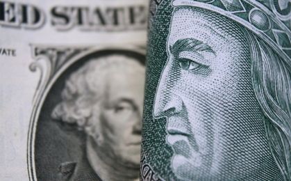Dolar umacnia się powyżej 4 zł. Fed chce podwyżek stóp