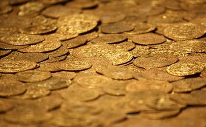 Znaleźli setki złotych monet. Podzielą między sobą fortunę