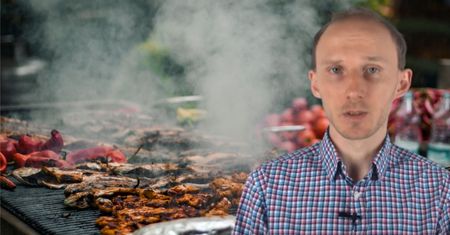 Nie truj swojej rodziny. Dietetyk ostrzega przed tym błędem w czasie grillowania