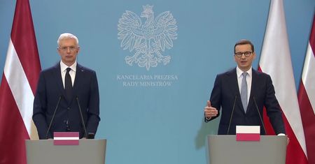 Premier: Scenariusze co do możliwej inwazji Rosji na Ukrainę są w głowie Putina. Nie lekceważymy żadnego