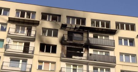 30 strażaków gasiło pożar na dziewiątym piętrze bloku w Łodzi