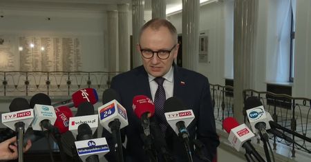 Odroczone posiedzenie sejmowej komisji w sprawie wybuchu granatnika w budynku KGP