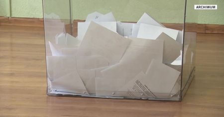 “Czy popierasz wyprzedaż państwowych przedsiębiorstw?” Kaczyński ujawnił pierwsze pytanie referendalne