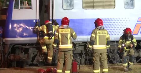 Pożar pociągu w Sędzisławiu na Dolnym Śląsku. Maszynista trafił do szpitala