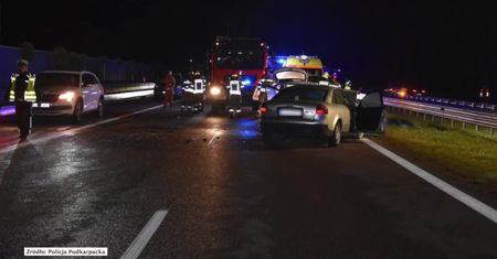 86-latek pojechał pod prąd, zginął człowiek. Za jazdę bez uprawnień był już karany