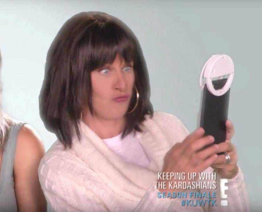 Ellen DeGeneres jako surogatka Kim Kardashian