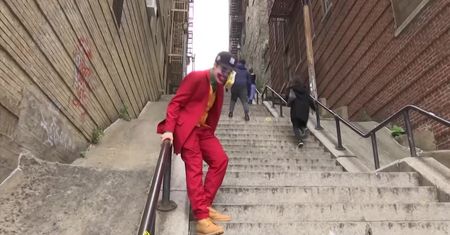 Schody z filmu „Joker” hitem wśród turystów. Zwiedzający masowo robią tam zdjęcia