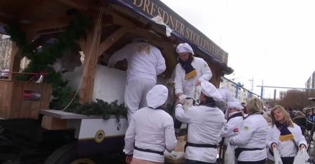 Czterometrowa i czterotonowa strucla. Świąteczna tradycja w Niemczech