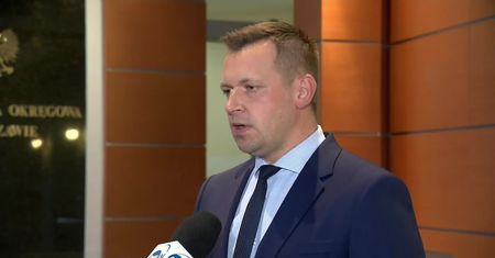 Były poseł Artur Zawisza usłyszał zarzuty za jazdę bez prawa jazdy