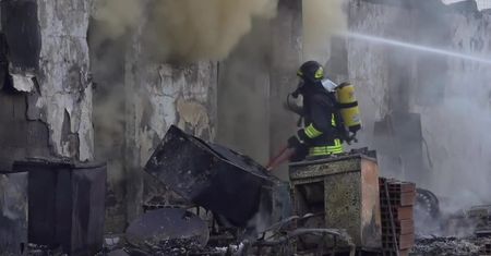 Samoloty i helikoptery gaśnicze walczą z ponad 20 pożarami na Sycylii