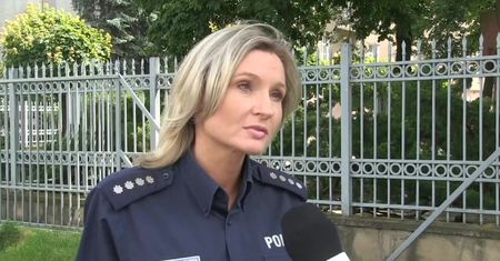 Dwulatek wpadł pod wyjeżdżający z garażu samochód. Za kierownicą siedziała jego matka