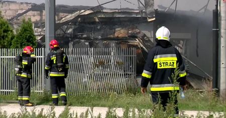 Pożar hali produkcyjnej w Głogowie k. Torunia