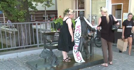 Kielczanki w obronie Konstytucji szybko spotkały się ze sprzeciwem