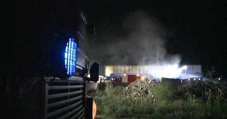Pożar hali z chemikaliami w Wielkopolsce. W gaszeniu brało udział 29 zastępów straży pożarnej