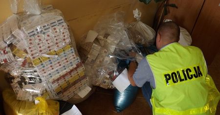 WPADLI Z PAPIEROSAMI, TYTONIEM I ALKOHOLEM BEZ AKCYZY