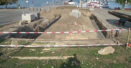 Dwa lata temu wyrzuciło go morze, teraz będzie atrakcją. Żaglowiec z XIX wieku stanie w Kamieniu Pomorskim