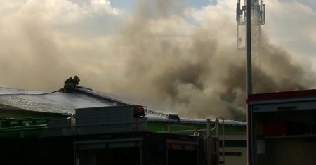 Pożar zakładu produkcyjnego w Poznaniu. Spłonęło 20 tys. metrów kwadratowych hali