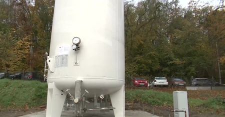 Ponad tonowy silos wypełniony tlenem ma pomóc w Gdańsku chorym na COVID-19