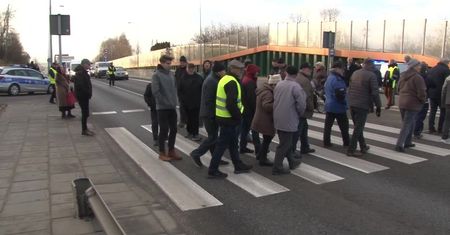 Drogowy pat w gminie Tarnów. Mieszkańcy Zgłobic zablokowali DK 94