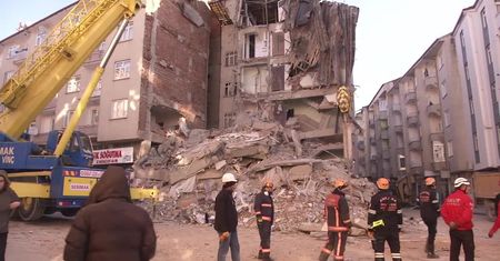 Trzęsienie ziemi o magnitudzie 6,8 w Turcji. Zginęło co najmniej 21 osób