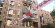 Oderwany balkon zawisł na elewacji kamienicy w Łodzi